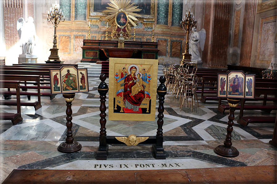 foto Basilica di Santa Maria degli Angeli